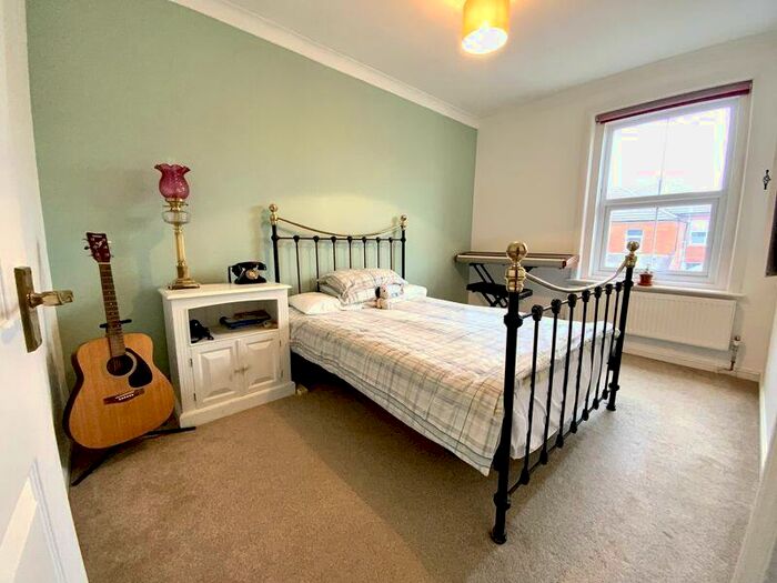 1 Bedroom Flat For Sale In B Christchurch Road, Pokesdown, Bournemouth, BH7