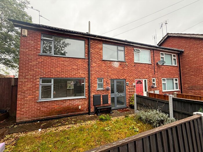 3 Bedroom Semi-Detached House To Rent In Birchwood Road, Alfreton, DE55
