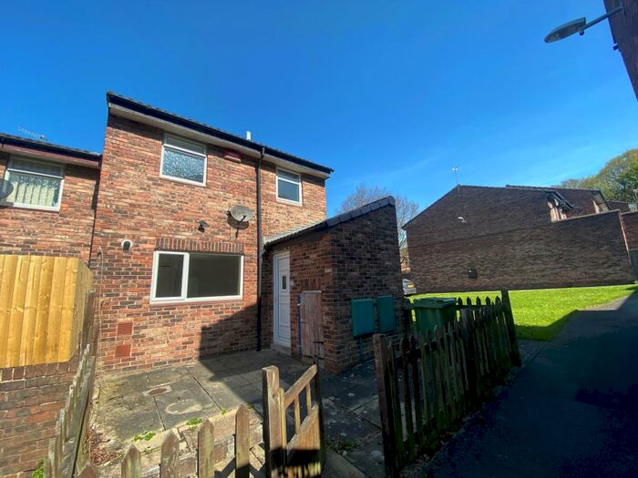 3 Bedroom House To Rent In Silk Mill Approach, Leeds, LS16