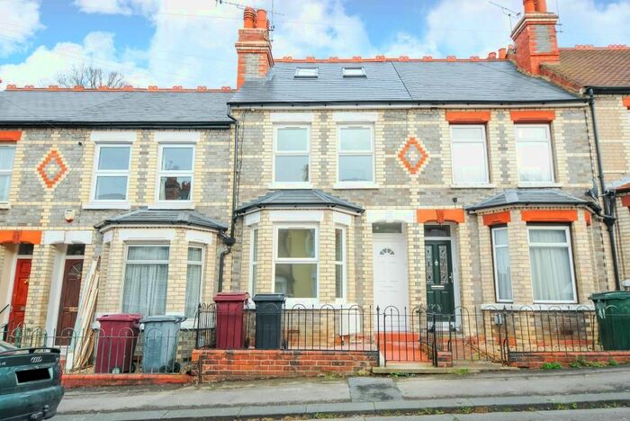 5 Bedroom Terraced House For Sale In South Reading, Berkshire, RG2