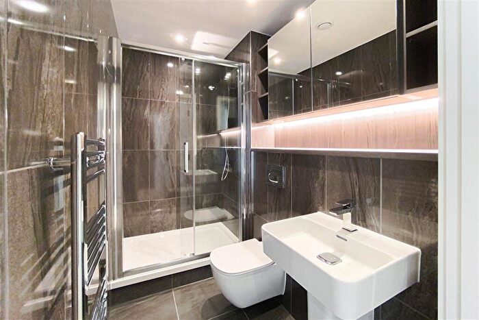 2 Bedroom Apartment To Rent In Elizabeth Tower, M15