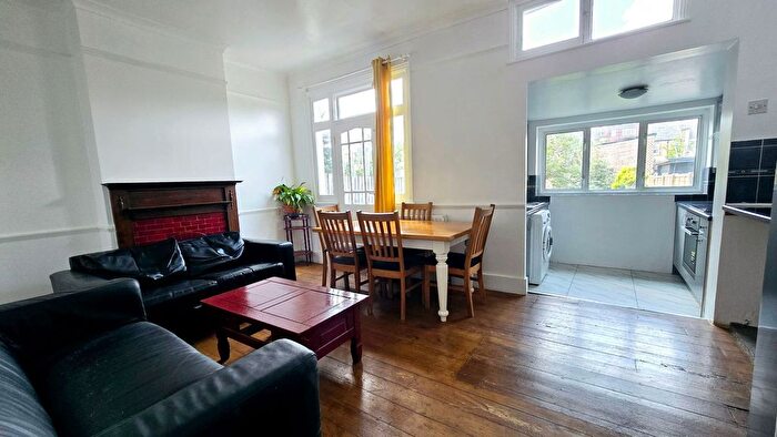 4 Bedroom Terraced House To Rent In Undine Street, Tooting Broadway, SW17