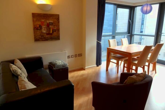 2 Bedroom Flat To Rent In Velocity South, City Walk, Leeds LS11