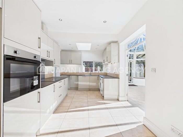 4 Bedroom Semi-Detached House To Rent In Emlyn Road, London, W12