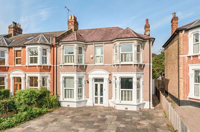 4 Bedroom End Of Terrace House For Sale In Wellmeadow Road, London, SE6