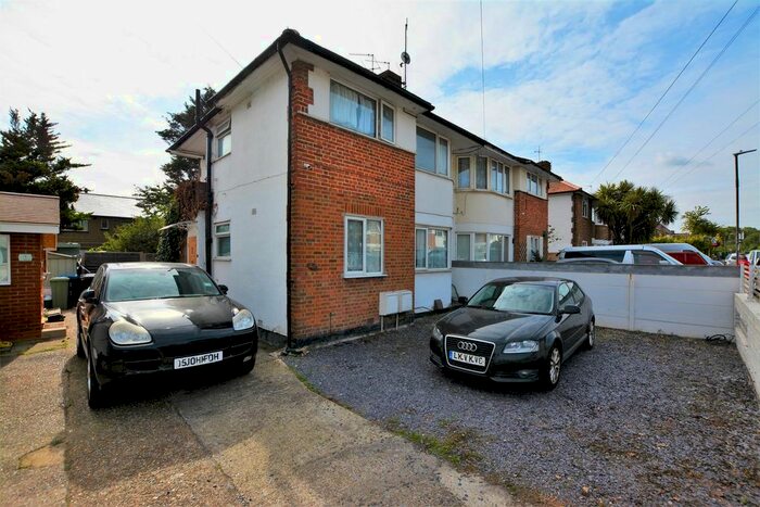 3 Bedroom Flat To Rent In Runnymede, Colliers Wood, London, SW19