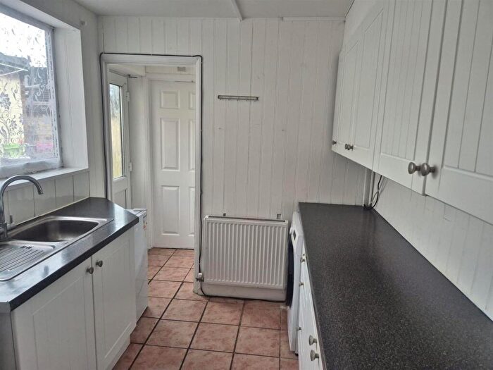 3 Bedroom House To Rent In Marsden Road, Redditch, B98