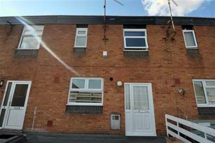 2 Bedroom Flat To Rent In Limehurst Square, NN5