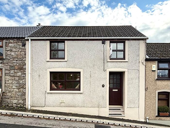 3 Bedroom Cottage For Sale In Miners Row, Llwydcoed, Aberdare, CF44