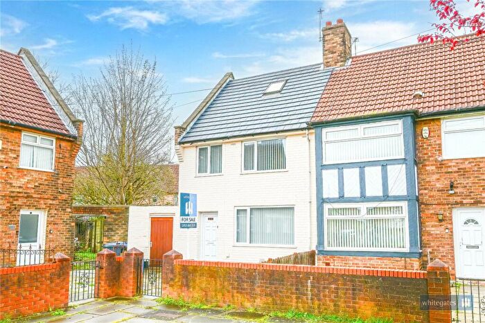 3 Bedroom End Of Terrace House For Sale In Barkbeth Road, Liverpool, Merseyside, L36