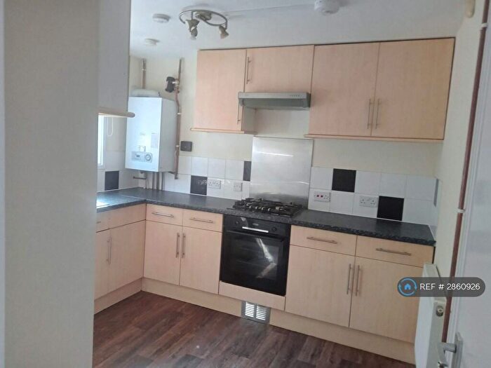 3 Bedroom Terraced House To Rent In Foxwell Square, Northampton, NN3