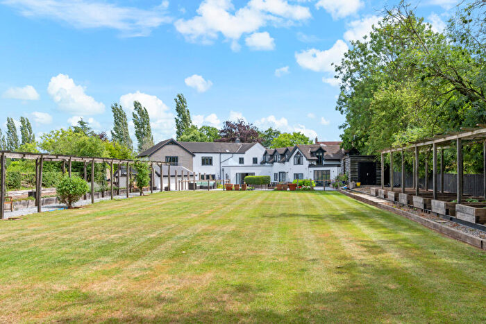 6 Bedroom Detached House For Sale In Wawensmere Road, Henley-in-arden, B95
