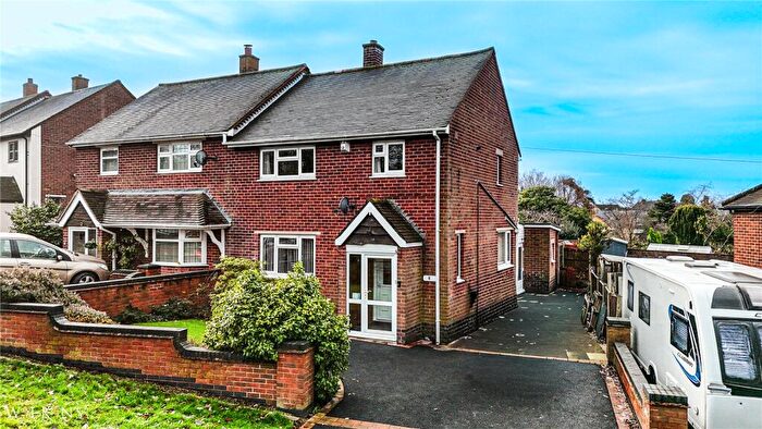 3 Bedroom Semi-Detached House To Rent In Monks Way, Amington, Tamworth, Staffordshire, B77