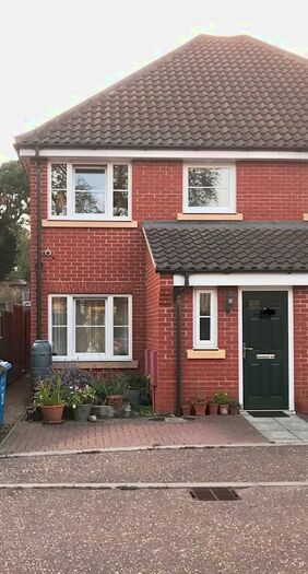 3 Bedroom Semi-Detached House To Rent In Cremorne Lane, Norwich, NR1