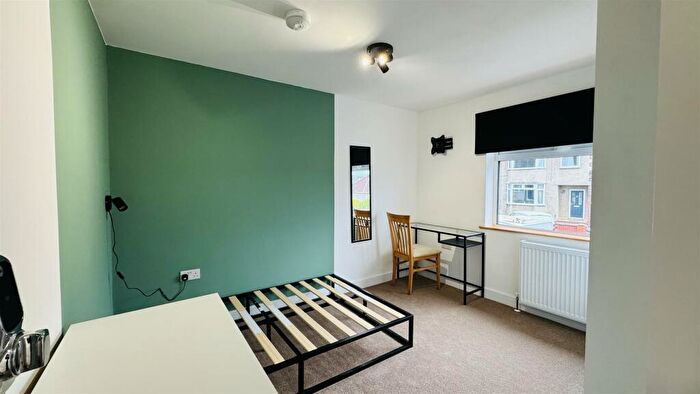 1 Bedroom Terraced House To Rent In The Park, Kingswood, BS15