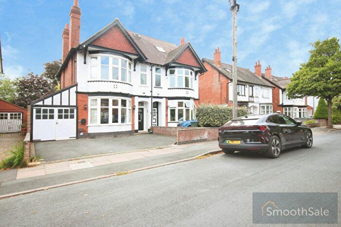 4 Bedroom Semi-Detached House For Sale In Styvechale Avenue, Coventry, CV5