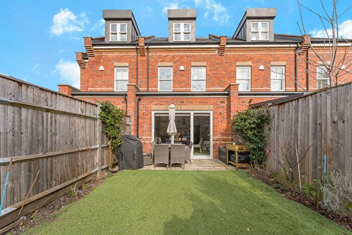 4 Bedroom Town House For Sale In Kingsborough Place, Kingston Upon Thames, KT2