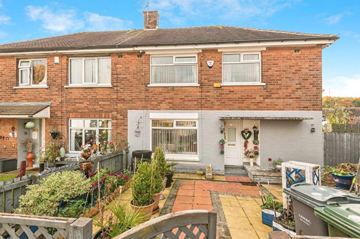 3 Bedroom Semi Detached House For Sale In Eaglesfield Drive, Bradford, BD6
