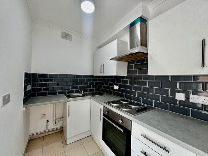1 Bedroom Flat To Rent In Whites Road, Southampton, SO19