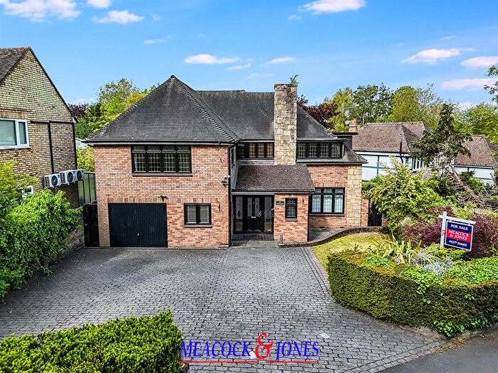 5 Bedroom Detached House To Rent In Mount Avenue, Hutton Mount, Brentwood, CM13