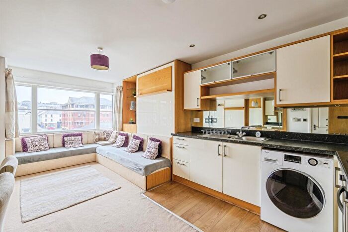 2 Bedroom Flat For Sale In Exeter Street, Plymouth, PL4
