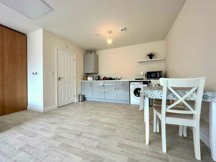 Studio To Rent In Osprey Drive, CB2