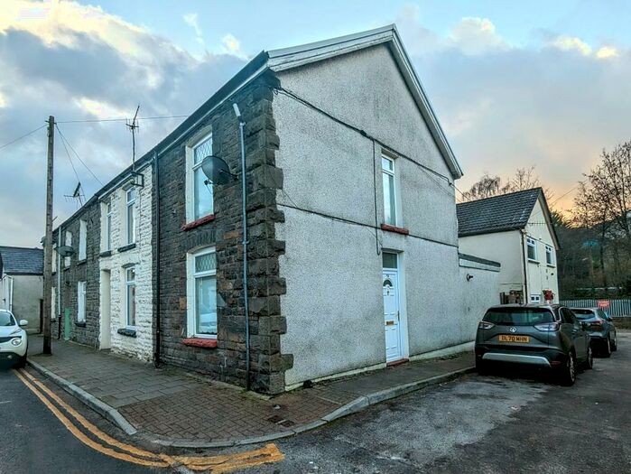 2 Bedroom End Of Terrace House To Rent In Trealaw Road, Tonypandy, CF40