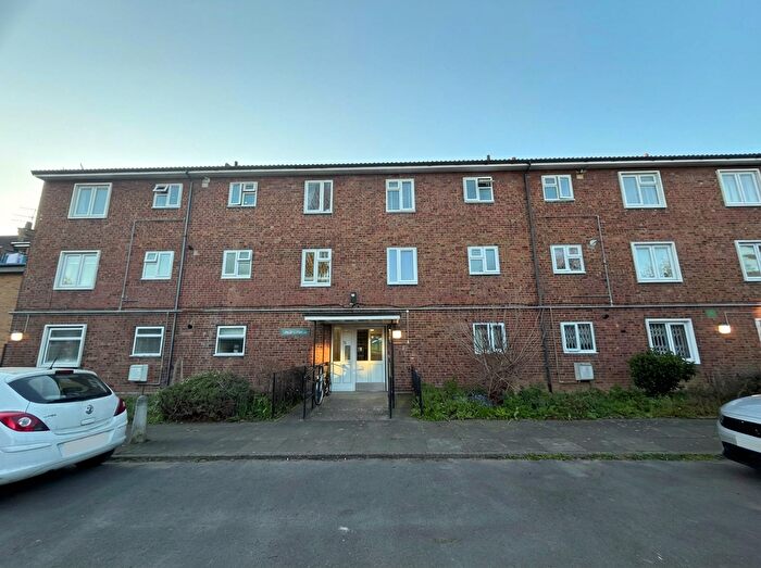 2 Bedroom Flat For Sale In Village Road, Enfield, EN1