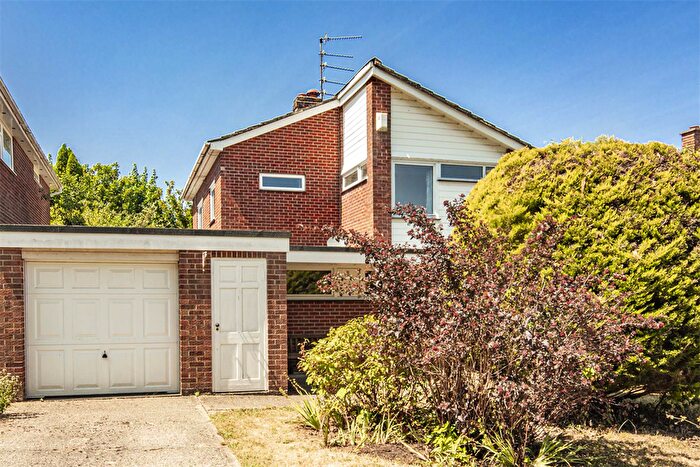 3 Bedroom Detached House For Sale In Mountfield, Goring On Thames, RG8