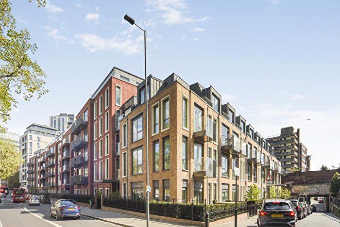 2 Bedroom Flat For Sale In Leamore Street, Hammersmith, W6