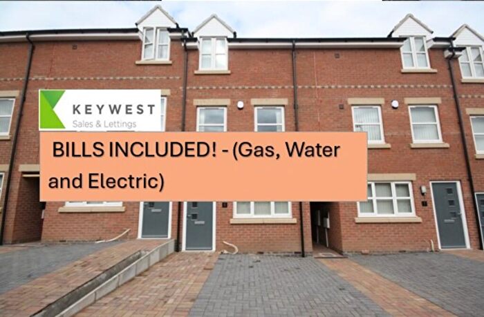 4 Bedroom Town House To Rent In Blue Fox Close, West End, Leicester, LE3