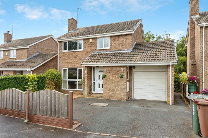 4 Bedroom Detached House For Sale In Ashwood, Leeds, LS14