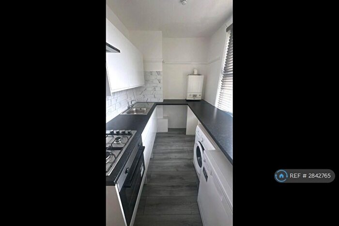 2 Bedroom Maisonette To Rent In Marks Road, Romford, RM7