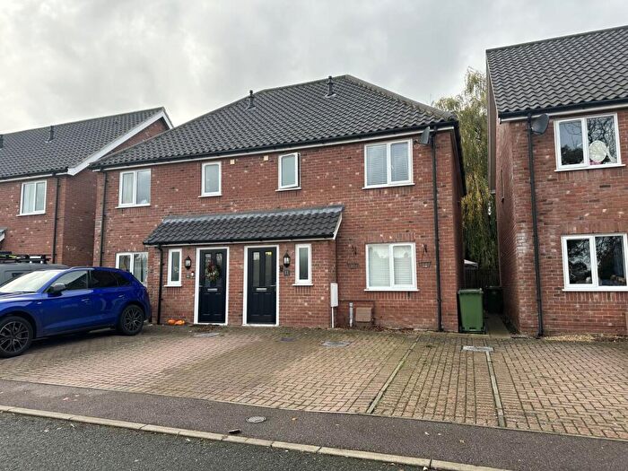 3 Bedroom Semi-Detached House For Sale In Janet Smith Close, Norwich, NR7