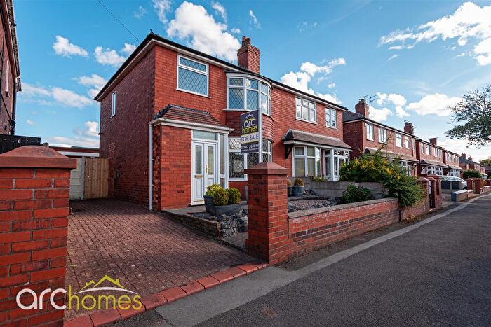 3 Bedroom Semi Detached House For Sale In Lambeth Street, Atherton, Manchester, M46
