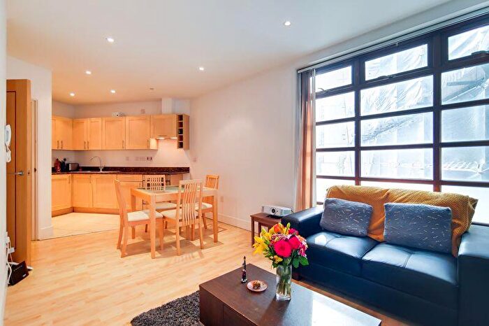 1 Bedroom Flat To Rent In Riga Mews, - Commercial Road, London, E1