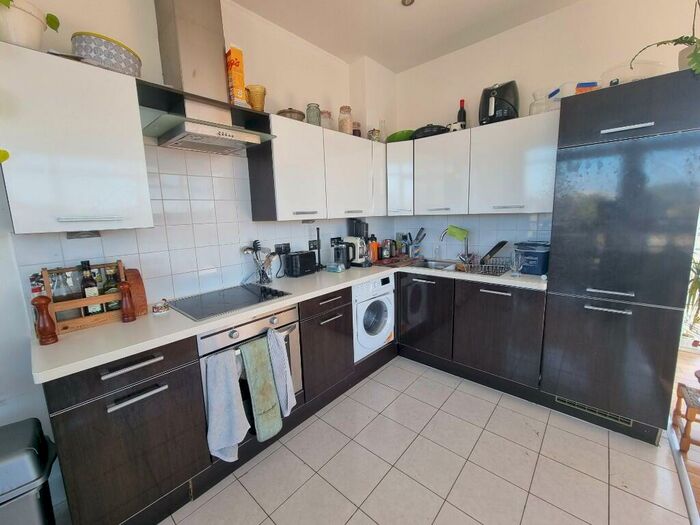 3 Bedroom Flat To Rent In Hacon Square, London, E8
