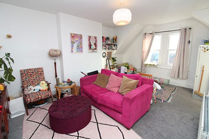 2 Bedroom Flat To Rent In Newlands Park, Sydenham, SE26