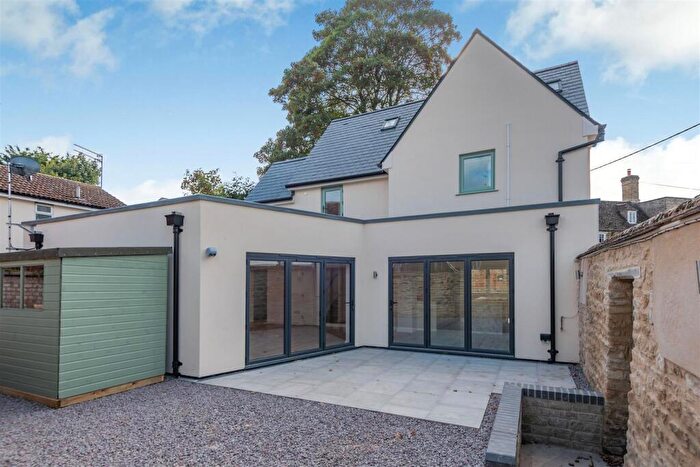 3 Bedroom House To Rent In The Yard House, East Road, Oundle, PE8