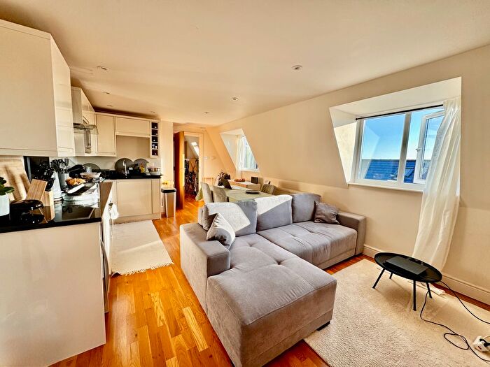 1 Bedroom Flat To Rent In High Street, Barnet, EN5