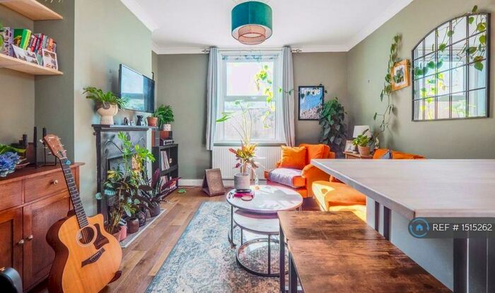 2 Bedroom Flat To Rent In Tooting, London, CR4