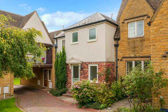 2 Bedroom Cottage To Rent In Southam Road Cheltenham, GL52