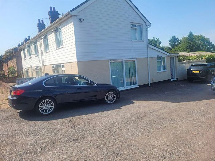 2 Bedroom Property To Rent In Heath Road, East Farleigh, Maidstone, ME15