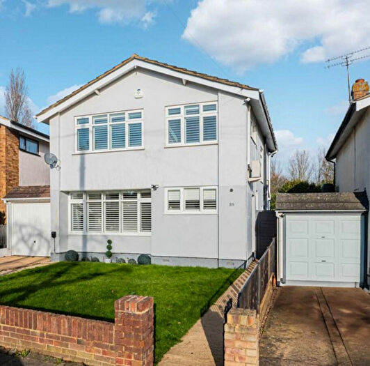 4 Bedroom Detached House For Sale In Ashurst Avenue, Southend-on-sea, SS2