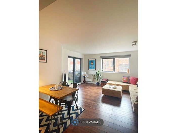 1 Bedroom Flat To Rent In Reservoir Studios, London, E1W