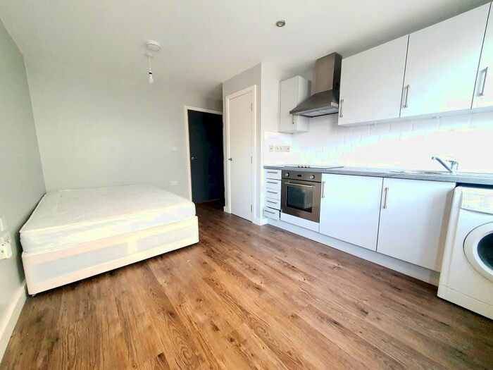 Studio To Rent In Headstone Road, Harrow, HA1