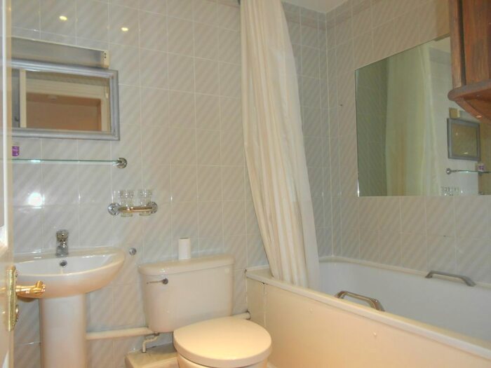 1 Bedroom Flat To Rent In Sutherland Avenue, London, W9