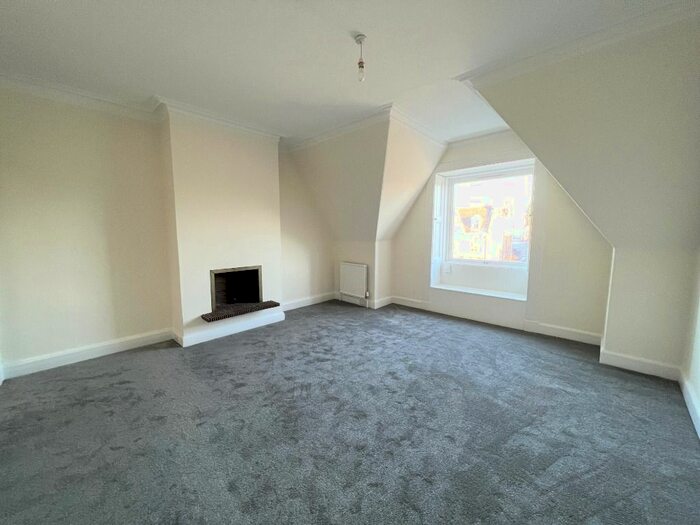 3 Bedroom Flat To Rent In Murrayfield Avenue, Murrayfield, Edinburgh, EH12