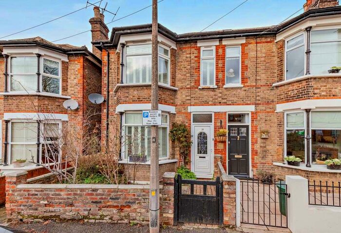 4 Bedroom End Of Terrace House To Rent In Victoria Road, Brentwood, Essex, CM14