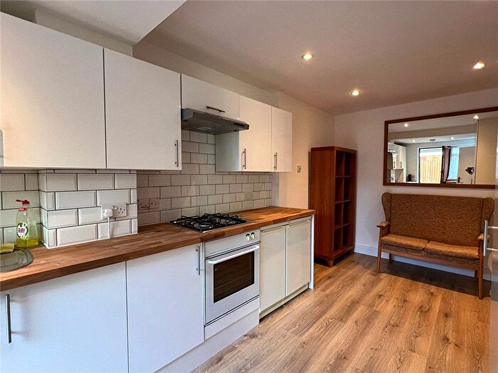 1 Bedroom Flat To Rent In Melbourne Avenue, Ealing, W13